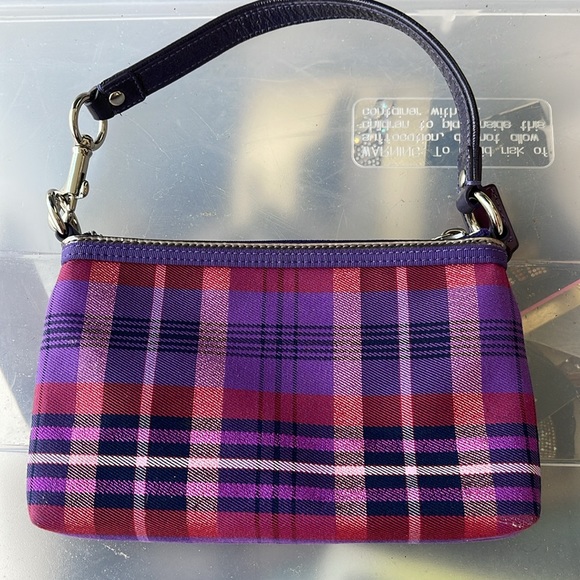 Nwot Coach Poppy Purple & Pink Shimmery Wristlet w Purple Dog Tag - Picture 4 of 5